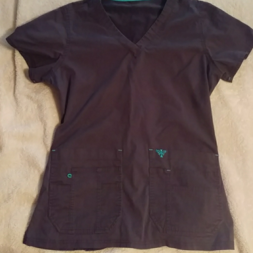 Med Couture Scrubs Flex-It V-Neck Top